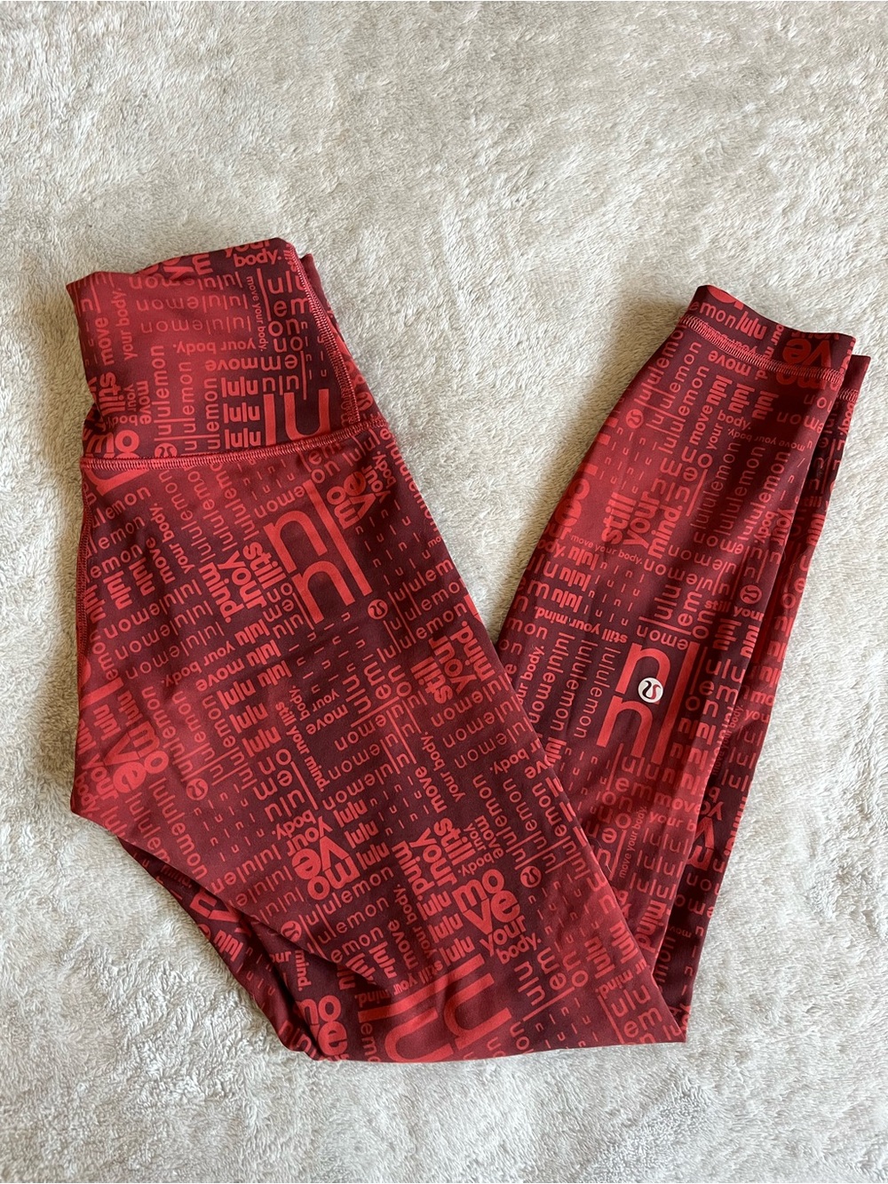 Lululemon Wunder Train Contour Fit High-Rise Tight 25" 
Lululemon Ombre Red Muli